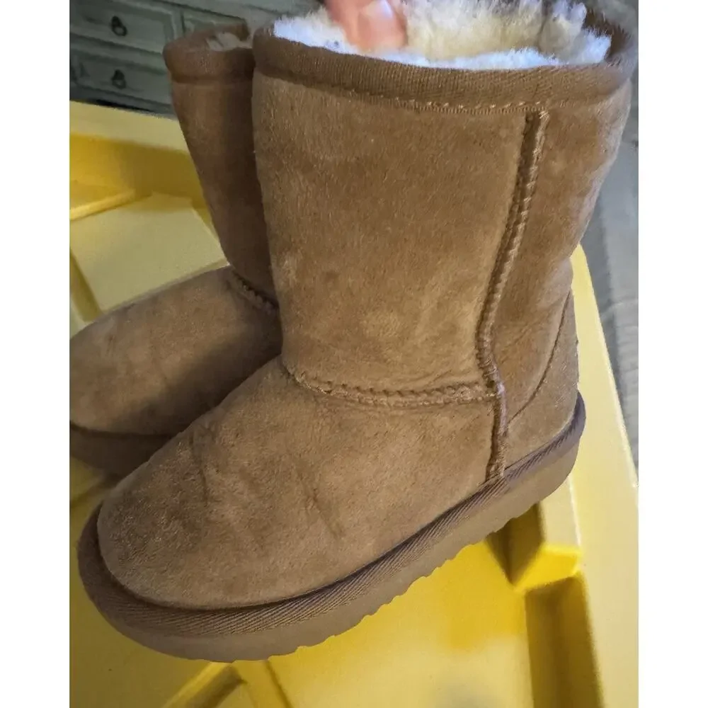 UGG Little Kids Classic II Boot Sz 9 Chestnut Brown